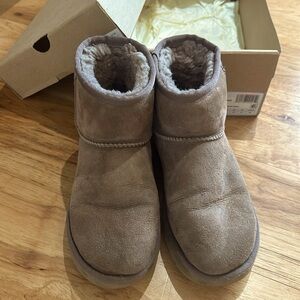 GUC Ugg Classic Mini II Boots Size 6 Chocolate Brown ❄️ 🥶🩷